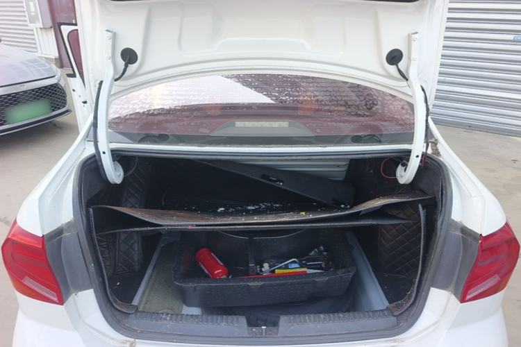 Used Volkswagen Jetta 2017 1.4L Manual Fashion Edition Trunk