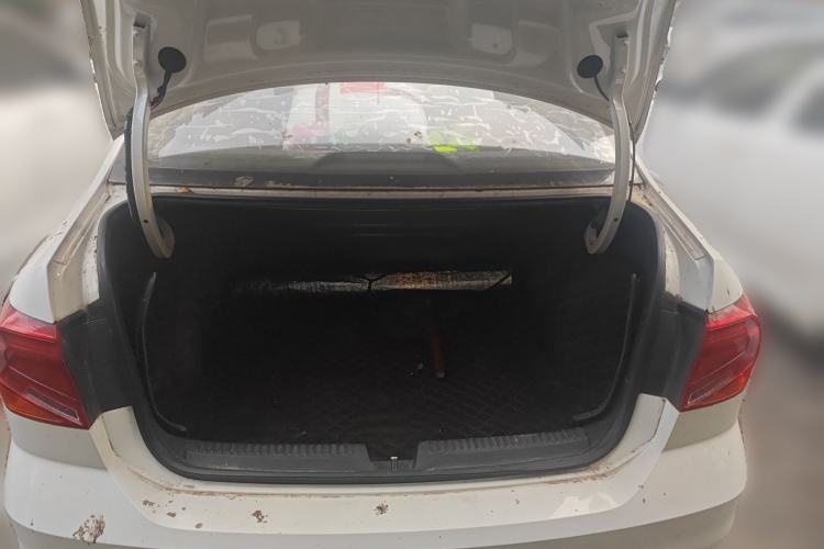Used Volkswagen Jetta 2017 1.4L Manual Fashion Edition Trunk
