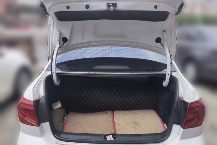 Used Volkswagen Jetta 2017 1.4L Manual Fashion Edition Trunk