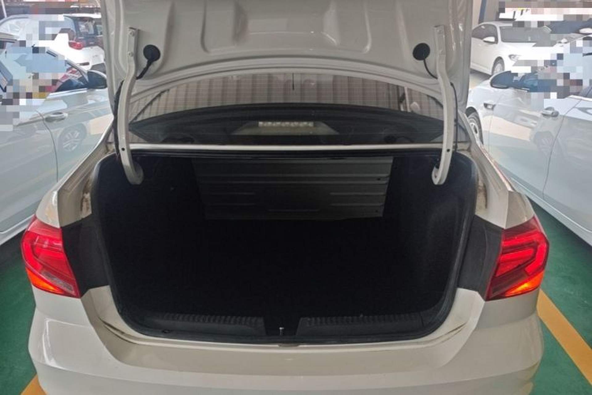 Used Volkswagen Jetta 2017 1.4L Manual Fashion Edition Trunk
