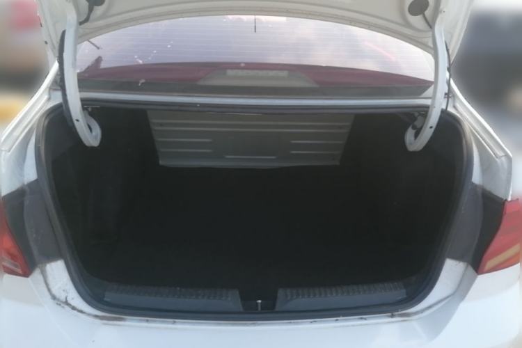 Used Volkswagen Jetta 2017 1.4L Manual Fashion Edition Trunk