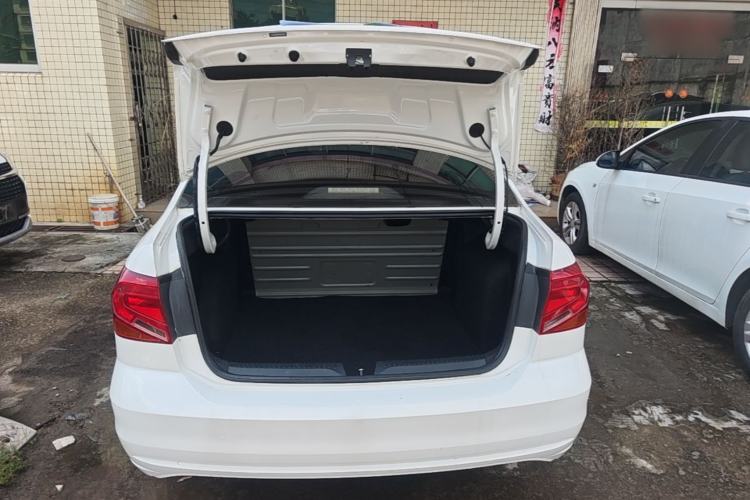 Used Volkswagen Jetta 2017 1.5L Manual Fashion Edition Trunk
