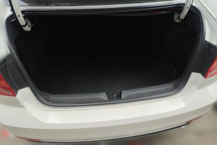 Used Volkswagen Jetta 2017 1.5L Manual Fashion Edition Trunk