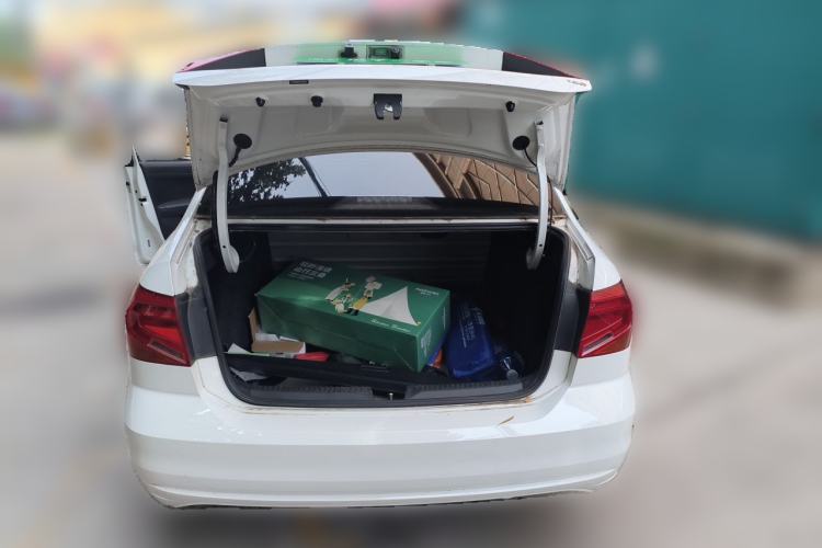 Used Volkswagen Jetta 2017 1.5L Automatic Fashion Model Trunk