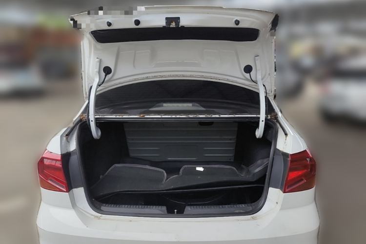 Used Volkswagen Jetta 2017 1.5L Automatic Fashion Model Trunk