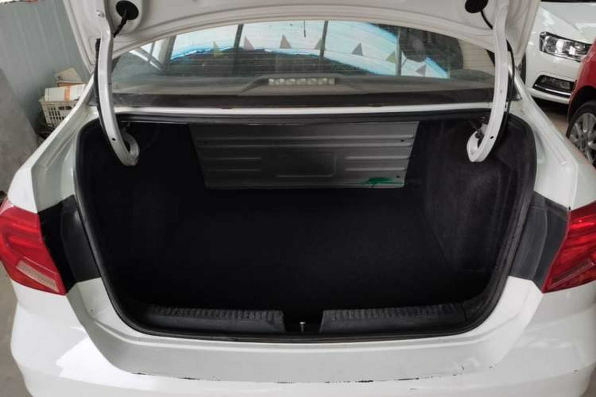 Used Volkswagen Jetta 2017 1.4L Manual Fashion Edition Trunk