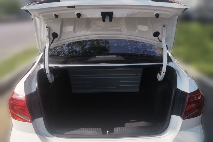 Used Volkswagen Jetta 2017 1.5L Manual Fashion Edition Trunk