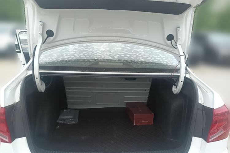 Used Volkswagen Jetta 2017 1.5L Manual Fashion Edition Trunk