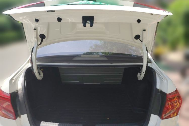 Used Volkswagen Jetta 2017 1.5L Automatic Fashion Model Trunk
