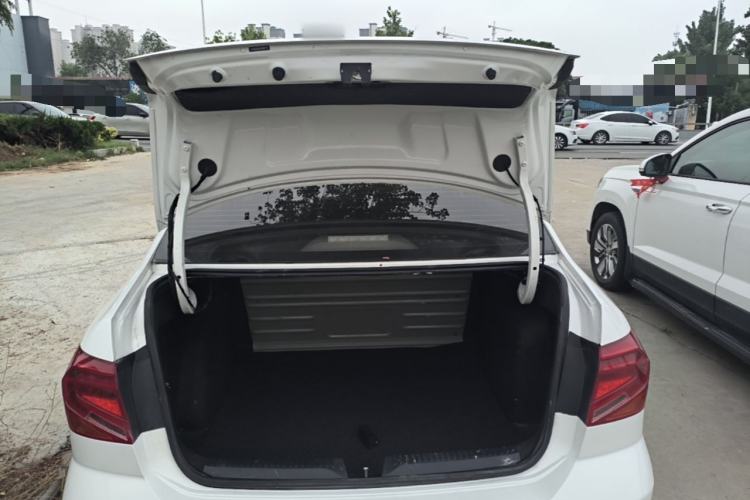 Used Volkswagen Jetta 2017 1.5L Manual Fashion Edition Trunk