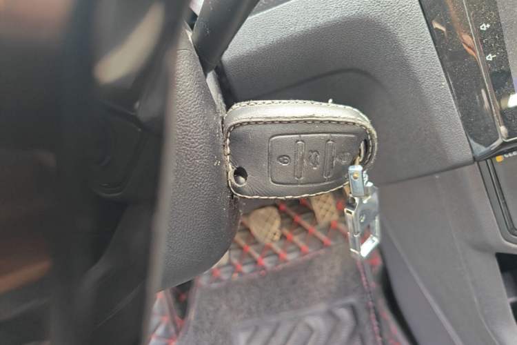 Used Volkswagen Jetta 2017 1.4L Manual Fashion Edition Vehicle Key
