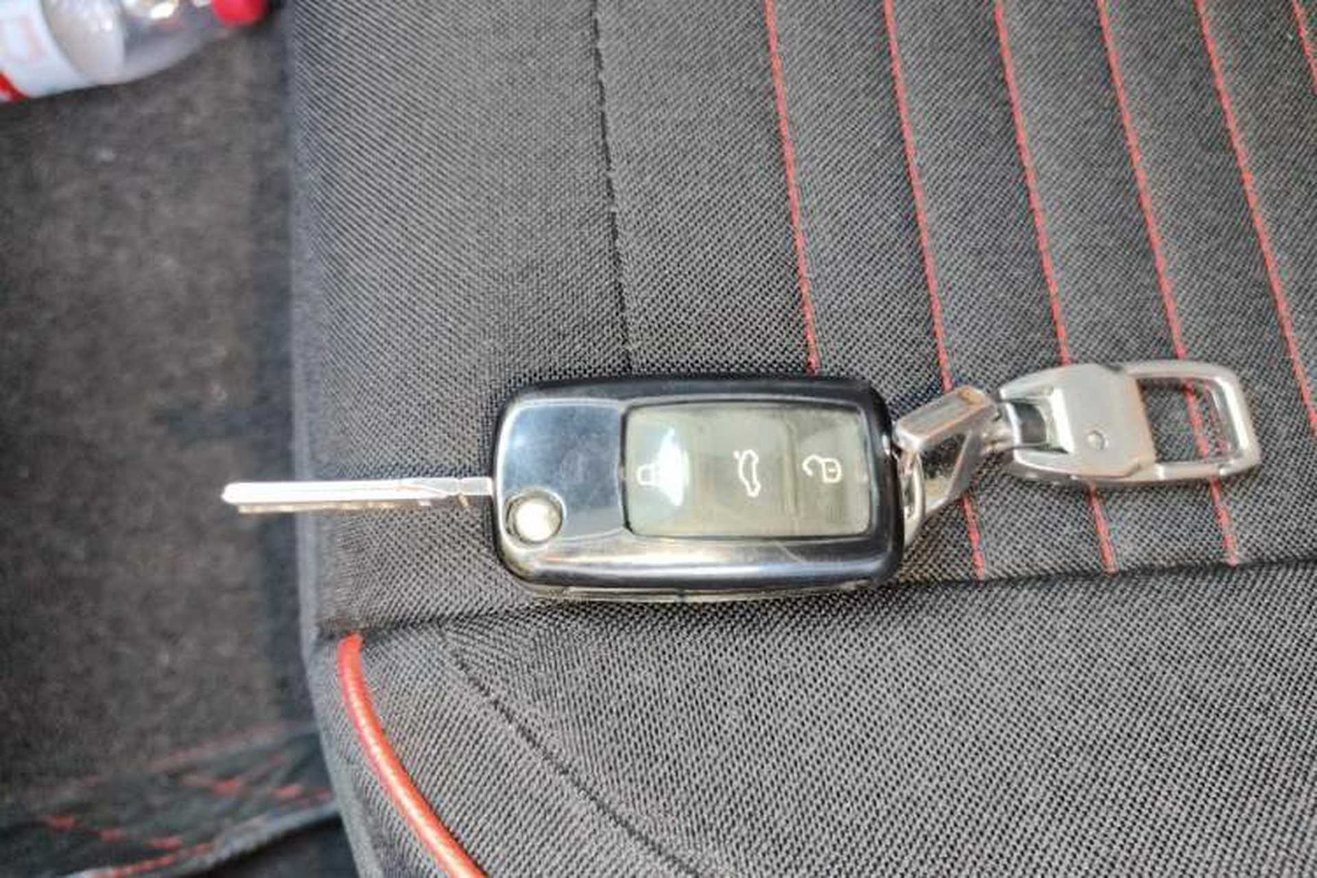 Used Volkswagen Jetta 2017 1.4L Manual Fashion Edition Vehicle Key