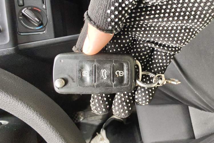 Used Volkswagen Jetta 2017 1.4L Manual Fashion Edition Vehicle Key