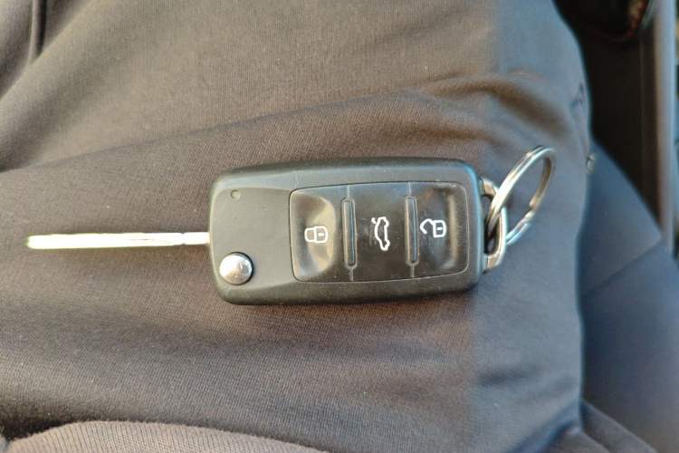 Used Volkswagen Jetta 2017 1.5L Manual Fashion Edition Vehicle Key