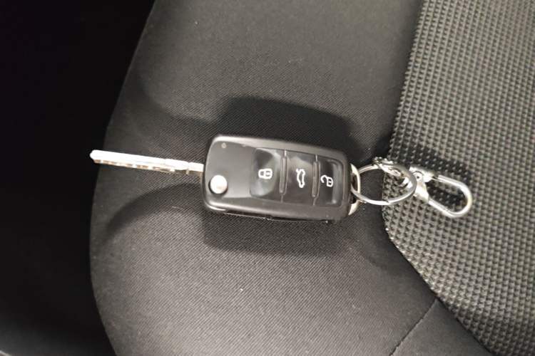 Used Volkswagen Jetta 2017 1.4L Manual Fashion Edition Vehicle Key