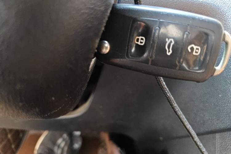 Used Volkswagen Jetta 2017 1.5L Automatic Fashion Model Vehicle Key