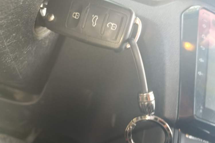 Used Volkswagen Jetta 2017 1.5L Automatic Fashion Model Vehicle Key