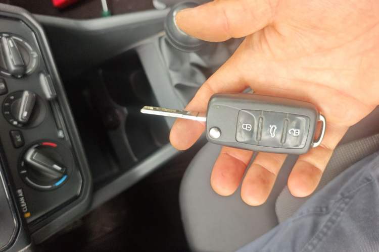 Used Volkswagen Jetta 2017 1.4L Manual Fashion Edition Vehicle Key