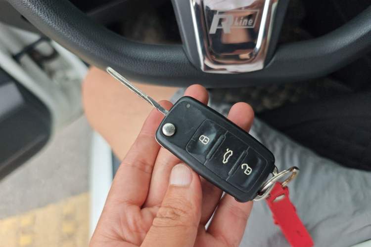 Used Volkswagen Jetta 2017 1.5L Automatic Fashion Model Vehicle Key