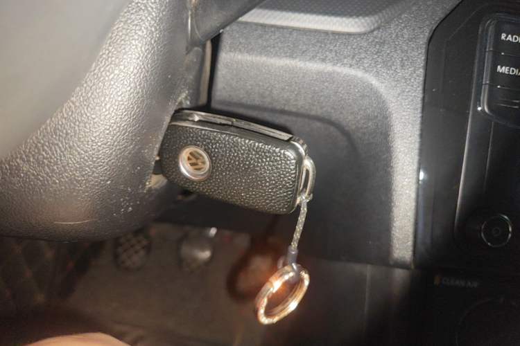 Used Volkswagen Jetta 2017 1.5L Manual Fashion Edition Vehicle Key