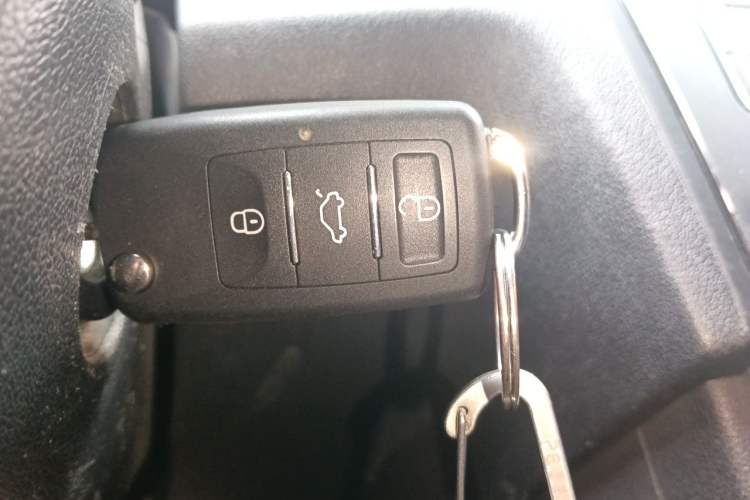Used Volkswagen Jetta 2017 1.5L Manual Fashion Edition Vehicle Key