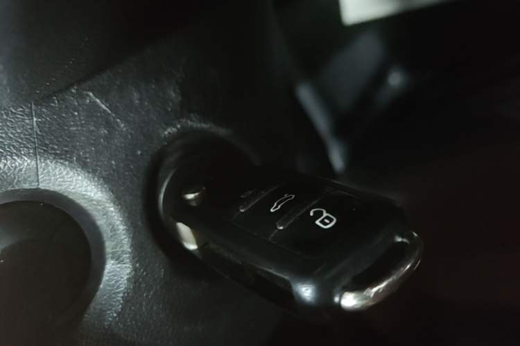 Used Volkswagen Jetta 2017 1.5L Automatic Fashion Model Vehicle Key