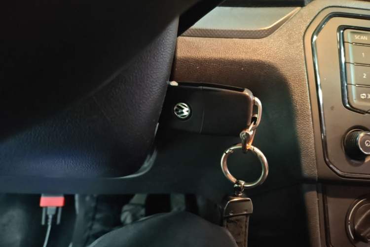 Used Volkswagen Jetta 2017 1.4L Manual Fashion Edition Vehicle Key