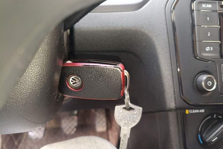 Used Volkswagen Jetta 2017 1.5L Manual Fashion Edition Vehicle Key