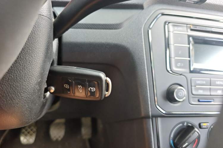 Used Volkswagen Jetta 2017 1.5L Manual Fashion Edition Vehicle Key