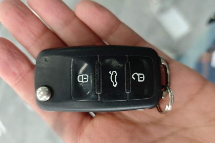 Used Volkswagen Jetta 2017 1.5L Manual Fashion Edition Vehicle Key