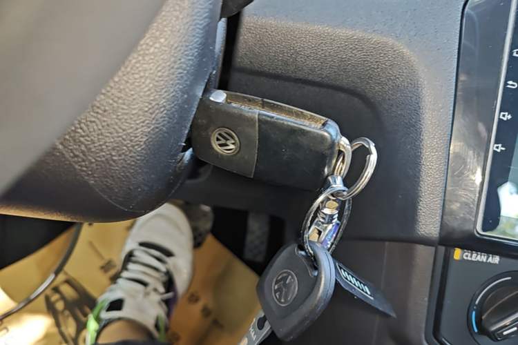 Used Volkswagen Jetta 2017 1.5L Automatic Fashion Model Vehicle Key