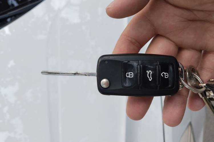 Used Volkswagen Jetta 2017 1.4L Manual Fashion Edition Vehicle Key
