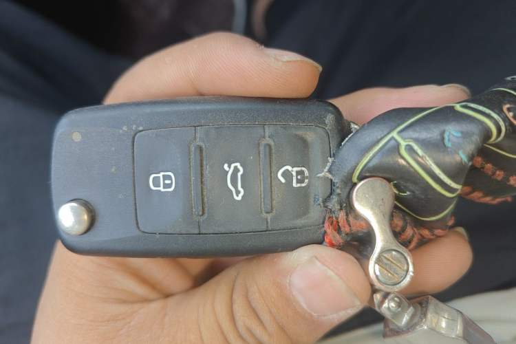 Used Volkswagen Jetta 2017 1.4L Manual Fashion Edition Vehicle Key