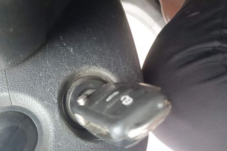 Used Volkswagen Jetta 2017 1.4L Manual Fashion Edition Vehicle Key