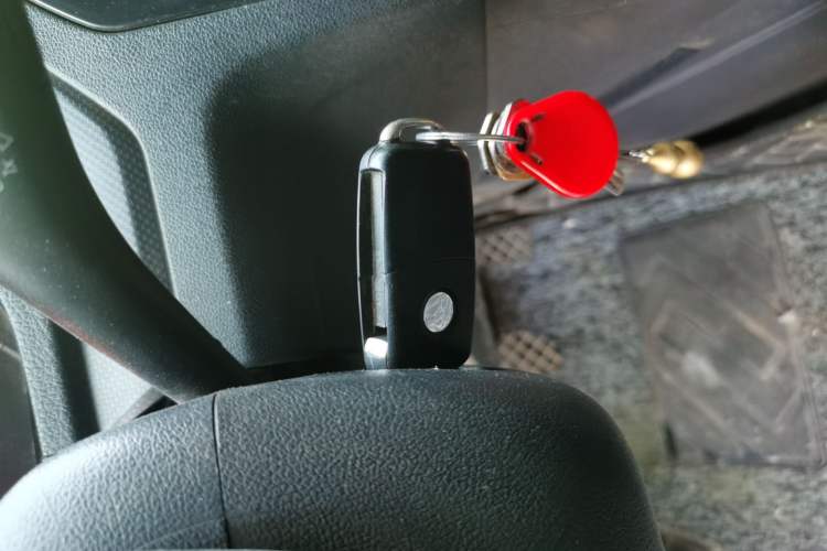 Used Volkswagen Jetta 2017 1.5L Manual Fashion Edition Vehicle Key