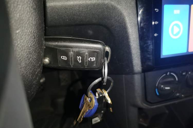 Used Volkswagen Jetta 2017 1.5L Automatic Fashion Model Vehicle Key
