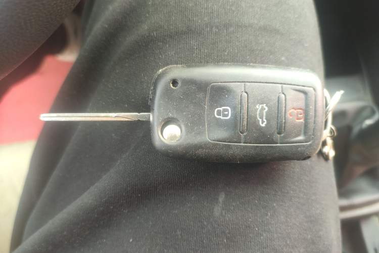 Used Volkswagen Jetta 2017 1.4L Manual Fashion Edition Vehicle Key