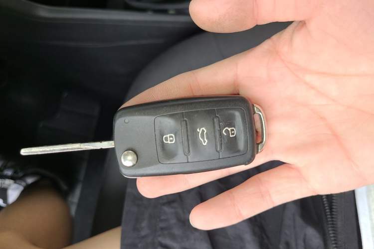 Used Volkswagen Jetta 2017 1.4L Manual Fashion Edition Vehicle Key