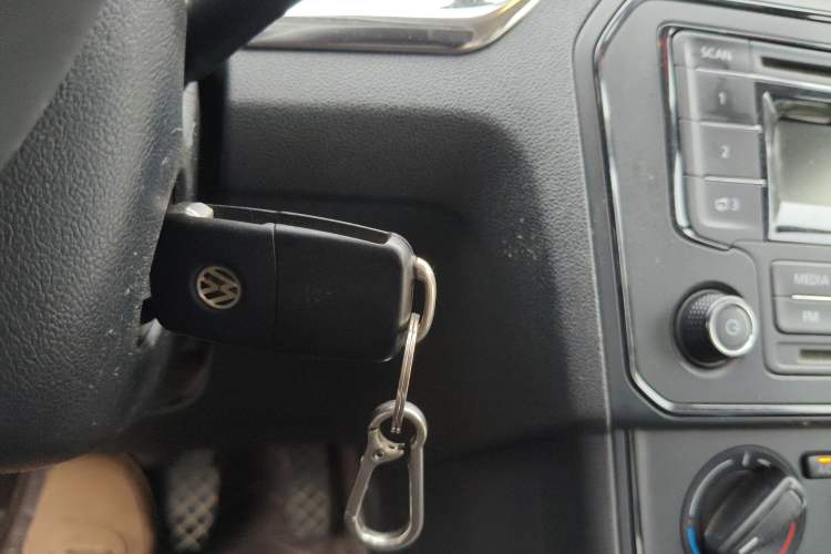 Used Volkswagen Jetta 2017 1.5L Automatic Fashion Model Vehicle Key