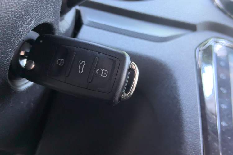 Used Volkswagen Jetta 2017 1.5L Automatic Fashion Model Vehicle Key