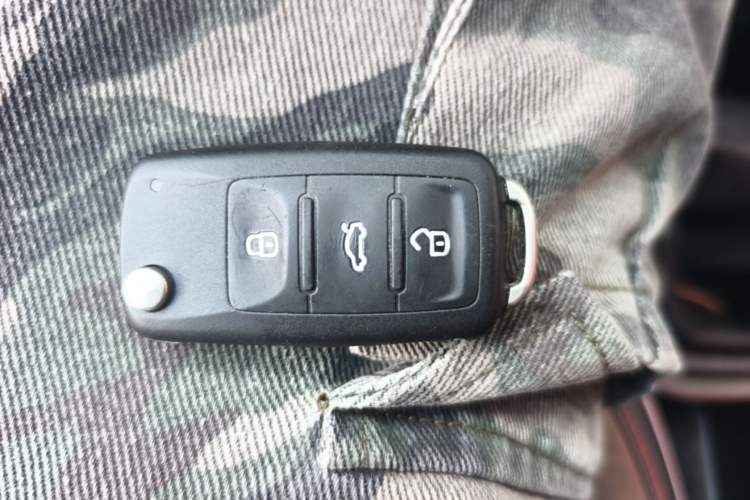 Used Volkswagen Jetta 2017 1.4L Manual Fashion Edition Vehicle Key