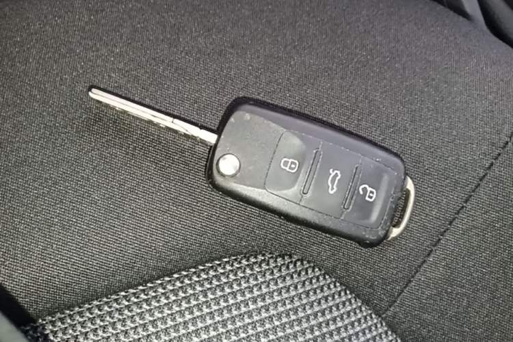 Used Volkswagen Jetta 2017 1.5L Manual Fashion Edition Vehicle Key