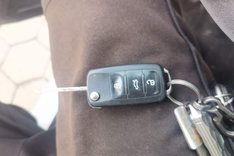 Used Volkswagen Jetta 2017 1.4L Manual Fashion Edition Vehicle Key