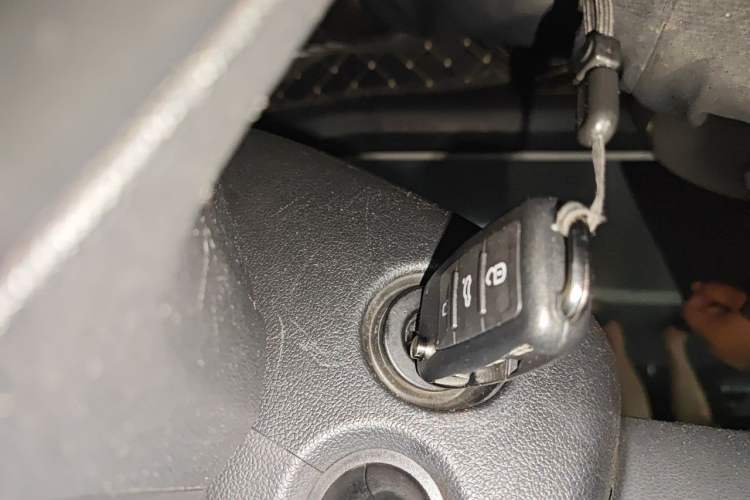 Used Volkswagen Jetta 2017 1.4L Manual Fashion Edition Vehicle Key