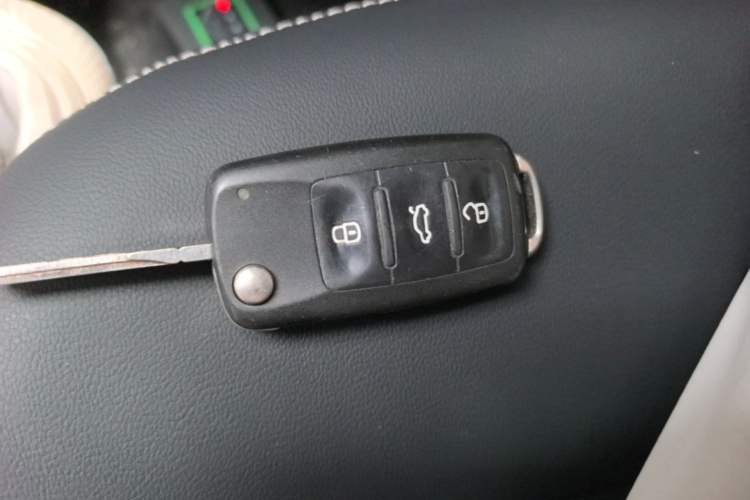Used Volkswagen Jetta 2017 1.4L Manual Fashion Edition Vehicle Key