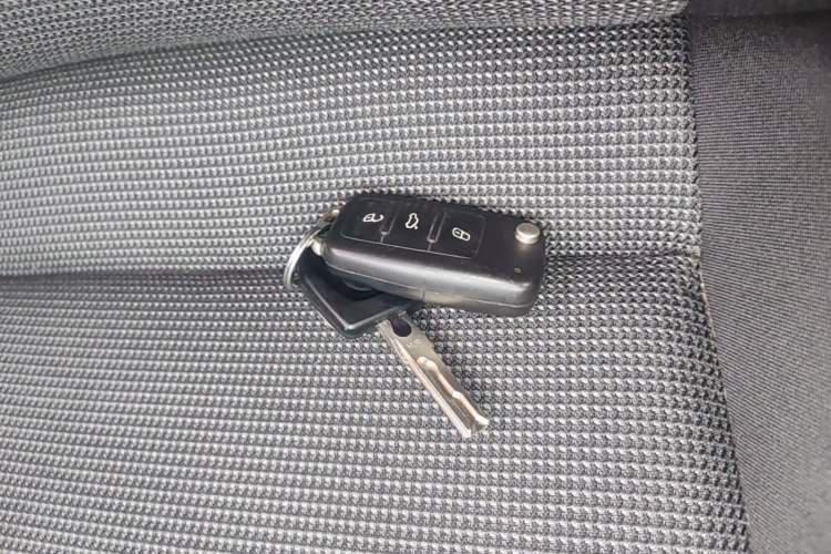 Used Volkswagen Jetta 2017 1.4L Manual Fashion Edition Vehicle Key