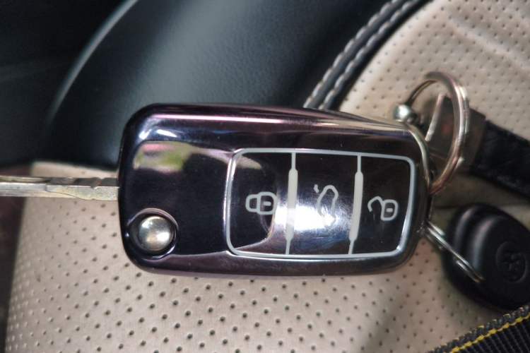 Used Volkswagen Jetta 2017 1.4L Manual Fashion Edition Vehicle Key