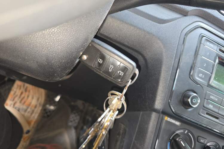 Used Volkswagen Jetta 2017 1.5L Automatic Fashion Model Vehicle Key