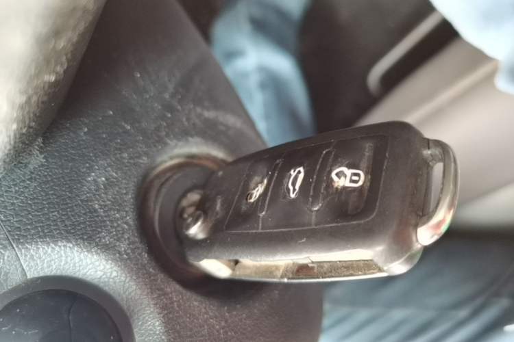 Used Volkswagen Jetta 2017 1.4L Manual Fashion Edition Vehicle Key