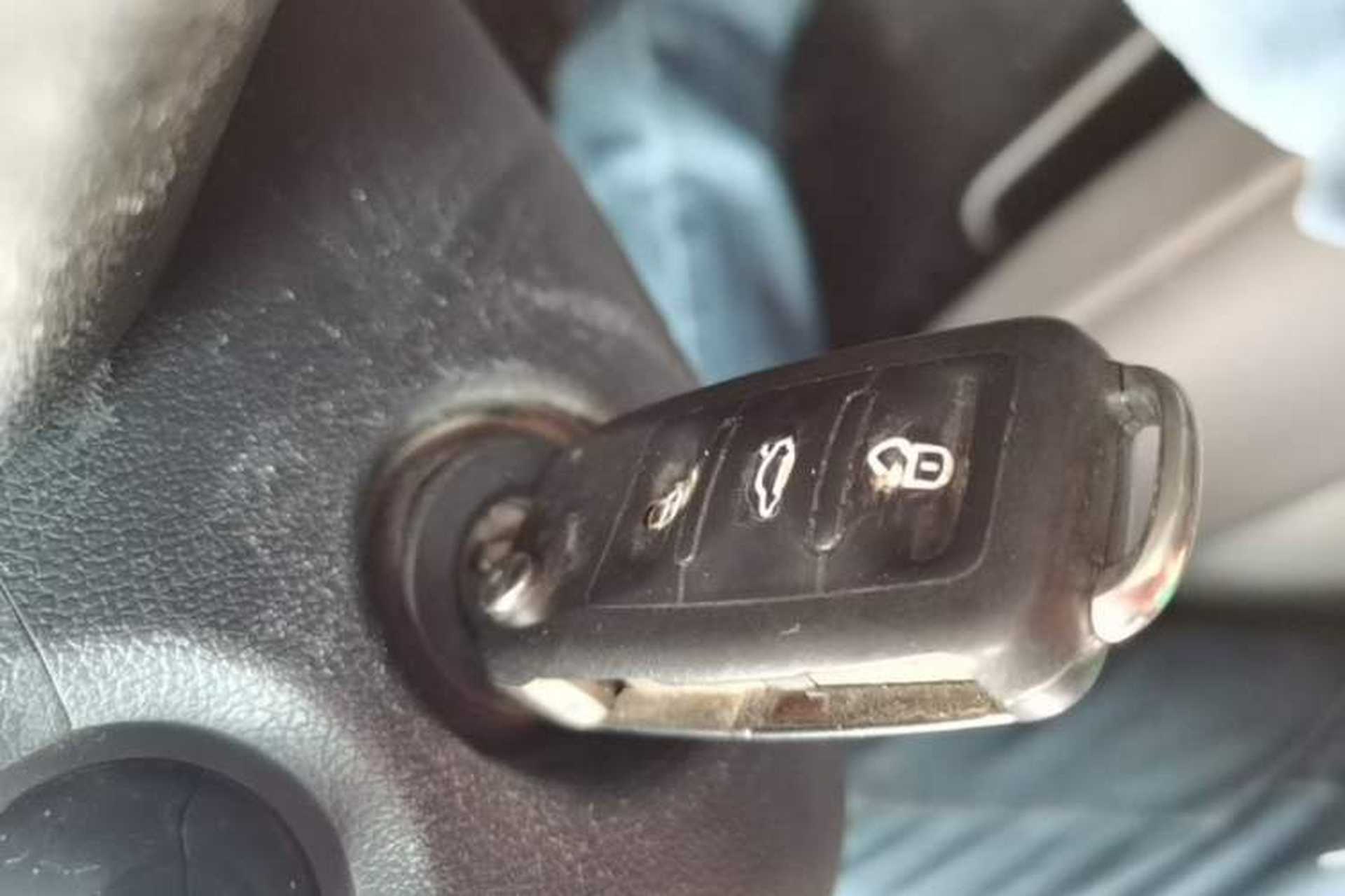 Used Volkswagen Jetta 2017 1.4L Manual Fashion Edition Vehicle Key